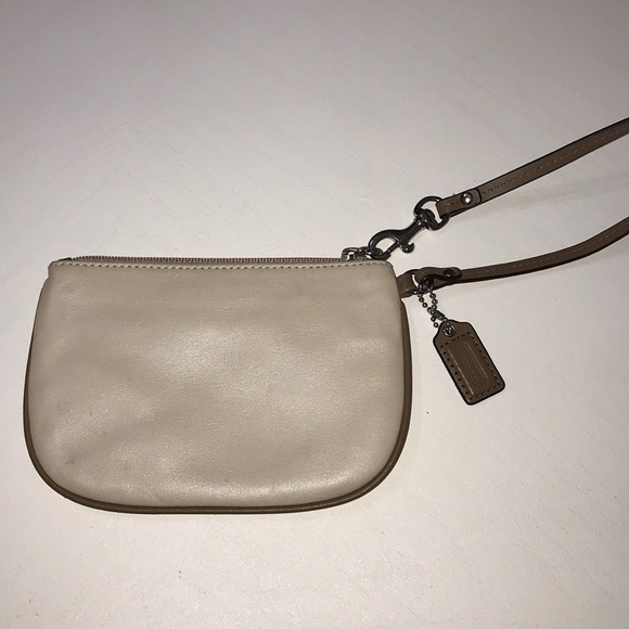 Small Coach Wrislet - Picture 2 of 6